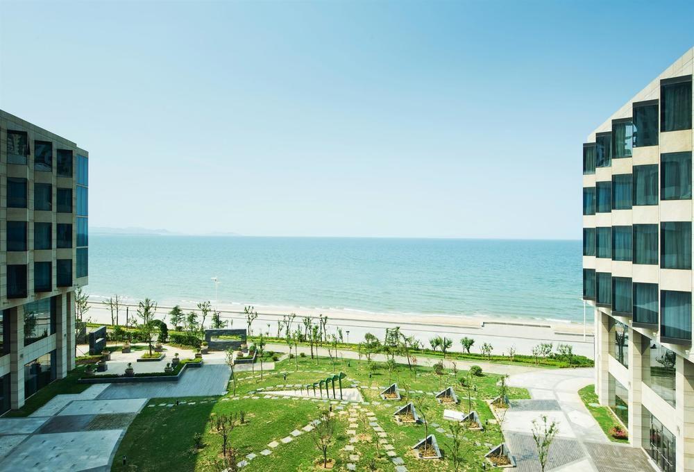 Sheraton Yantai Golden Beach Resort Exterior foto